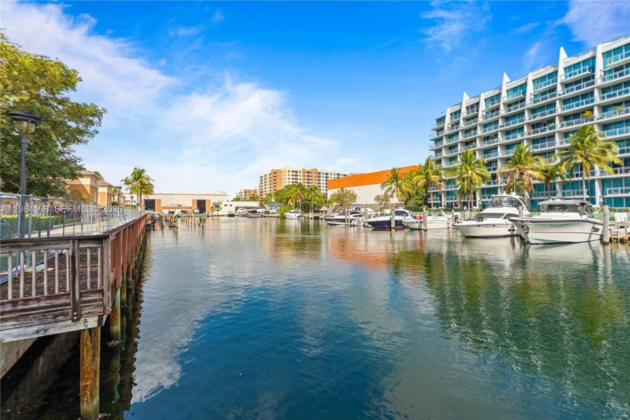 3001 NE 185th St, Unit 716, Aventura, FL 33180 Photo