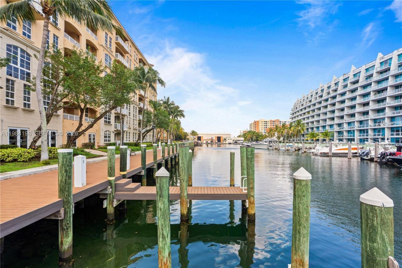 3001 NE 185th St, Unit 716, Aventura, FL 33180 Photo