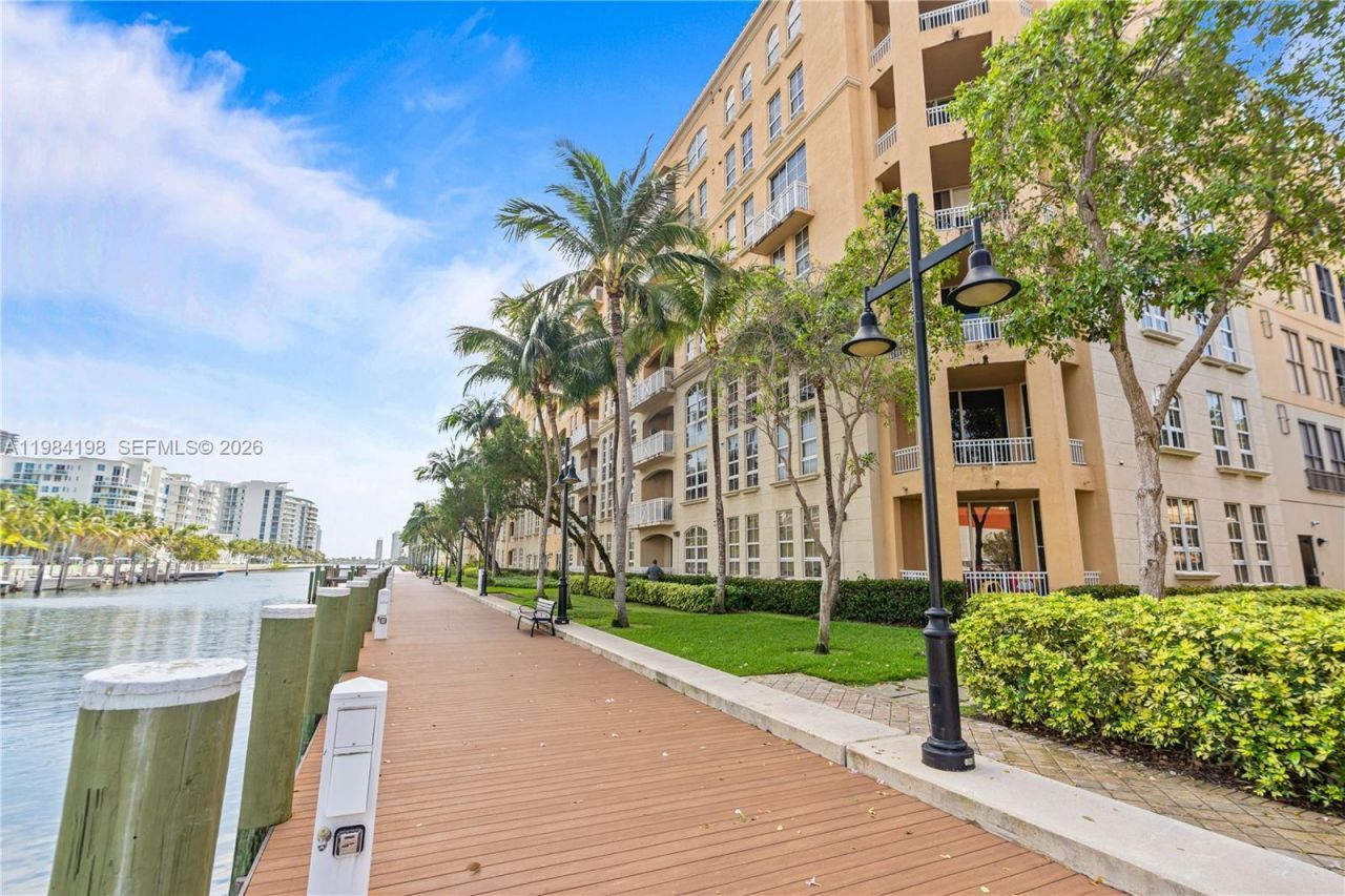 3001 NE 185th St, Unit 716, Aventura, FL 33180 Photo