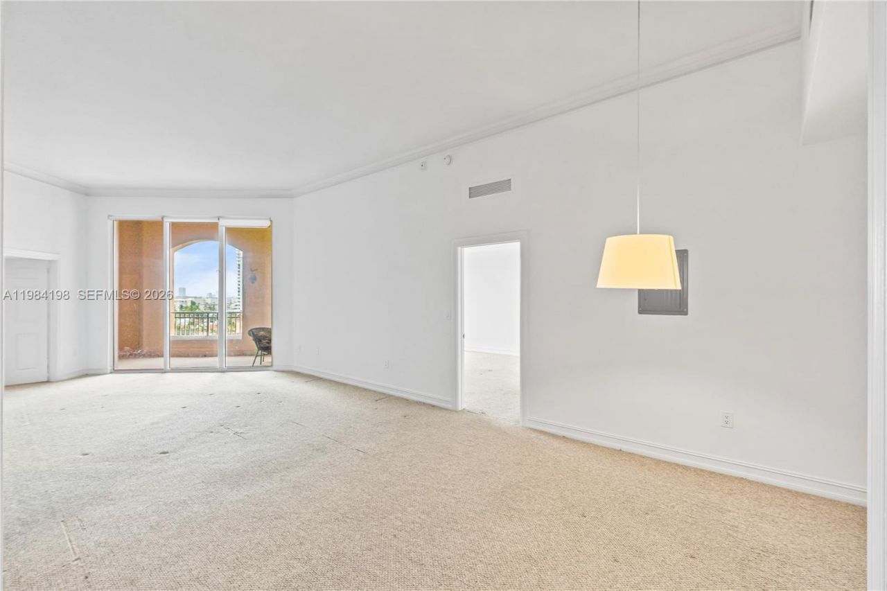 3001 NE 185th St, Unit 716, Aventura, FL 33180 Photo