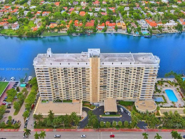 5600 Collins Ave , Unit 17V, Miami Beach, FL 33140