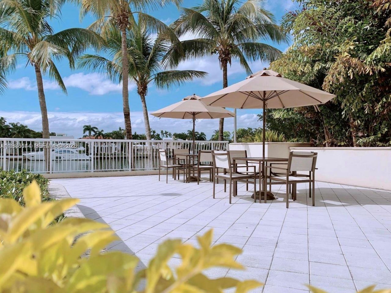 5600 Collins Ave , Unit 17V, Miami Beach, FL 33140 Photo