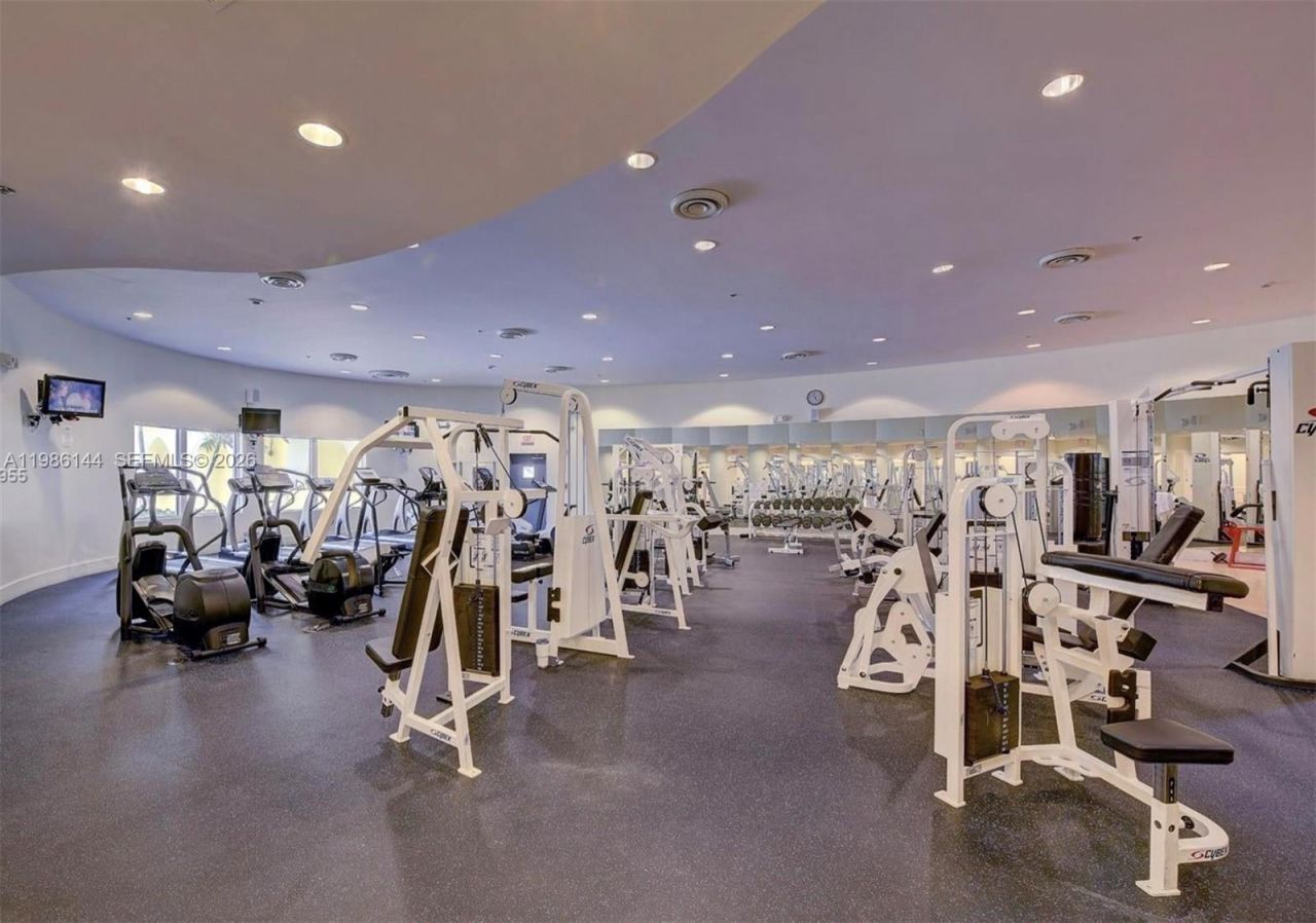 5600 Collins Ave , Unit 17V, Miami Beach, FL 33140 Photo