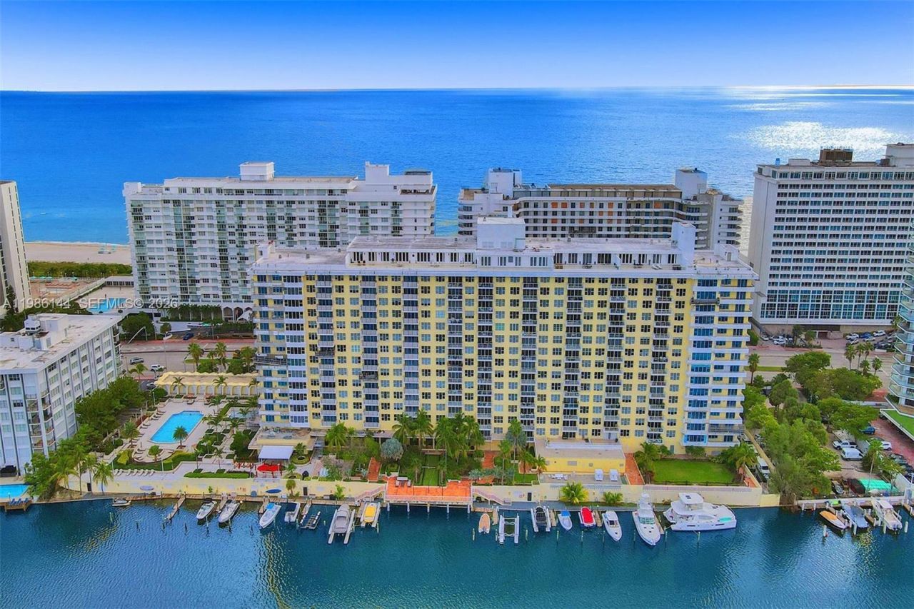 5600 Collins Ave , Unit 17V, Miami Beach, FL 33140 Photo