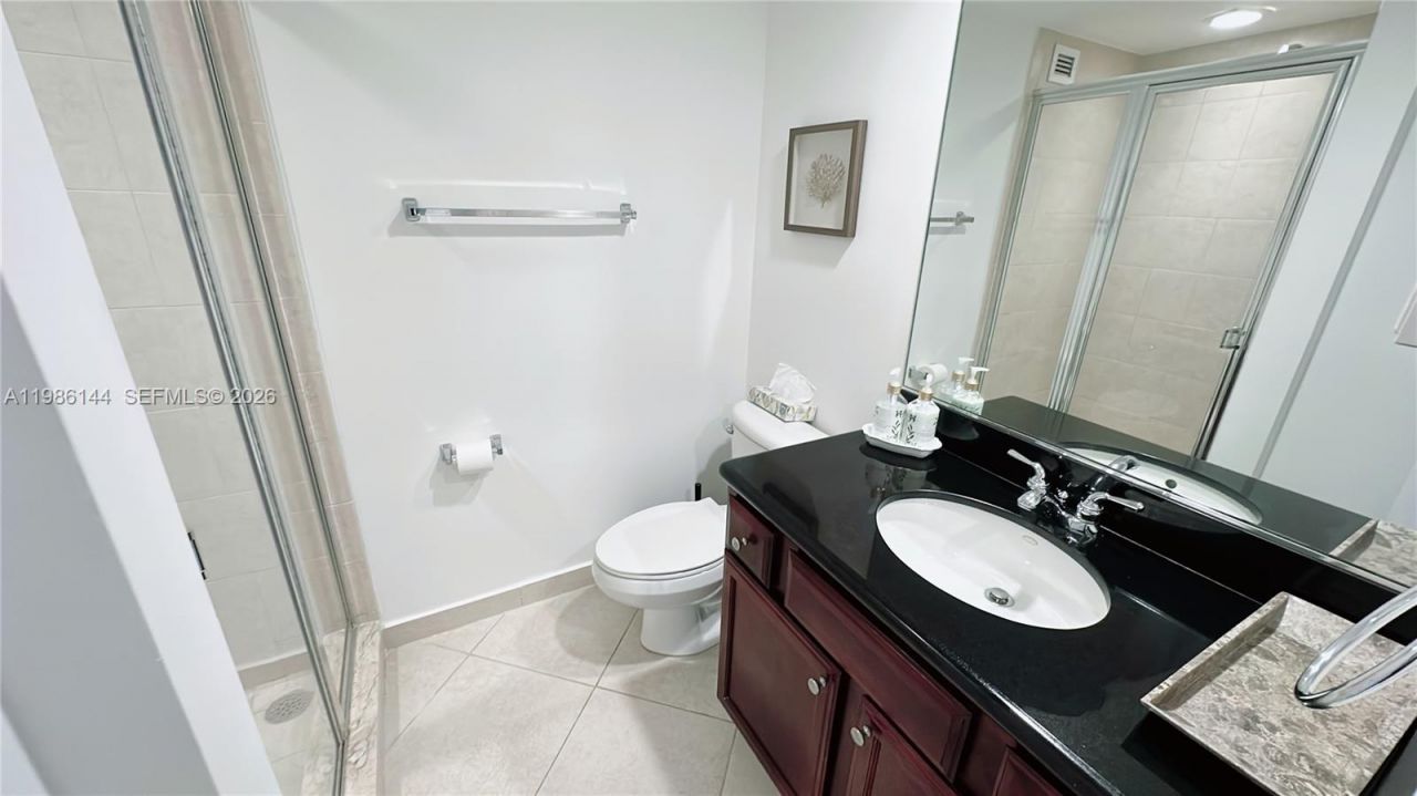 5600 Collins Ave , Unit 17V, Miami Beach, FL 33140 Photo