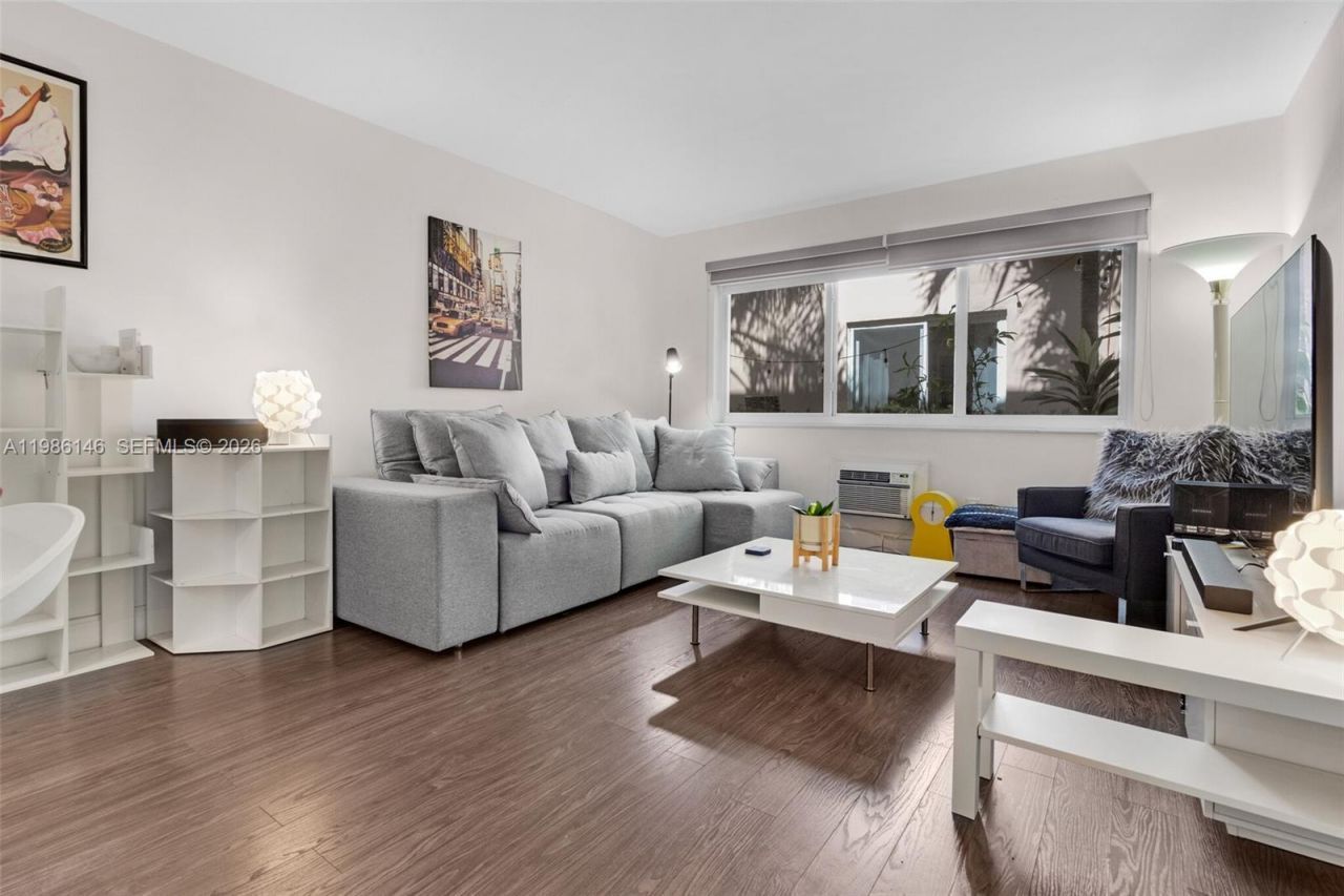 1117 Meridian Ave, Unit 5-1117, Miami Beach, FL 33139 Photo