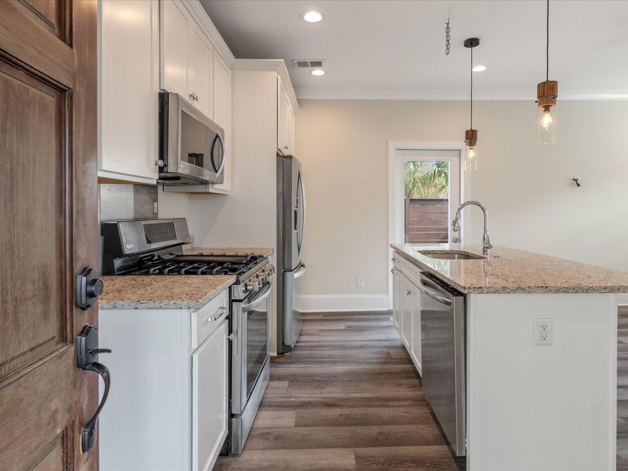 400 Sumter Street Photo 6