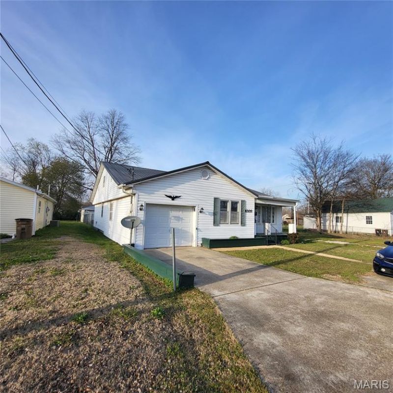 1009 Nickey Street, Poplar Bluff, MO 63901 Main Photo