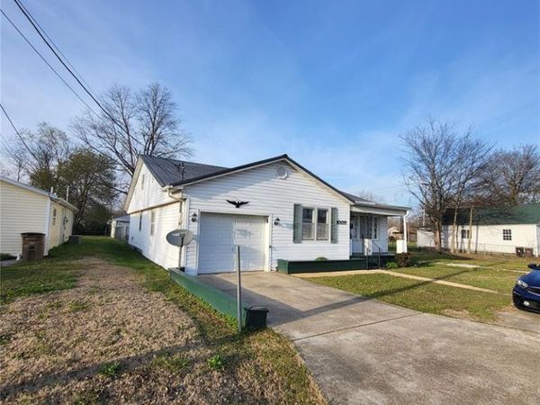 1009 Nickey Street, Poplar Bluff, MO 63901