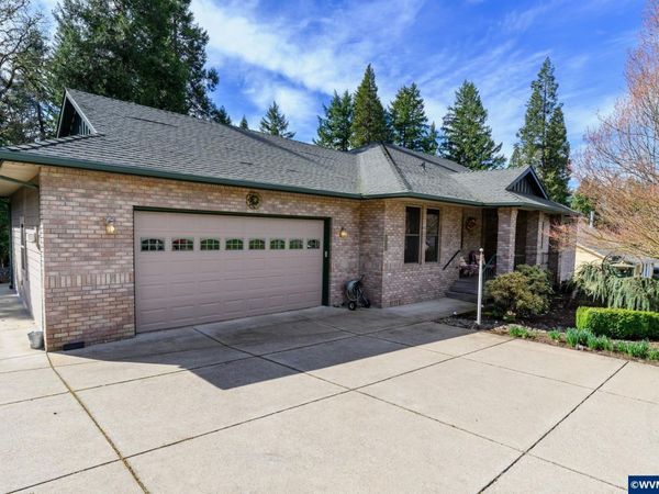 48482 Meadow Wy, Oakridge, OR 97463