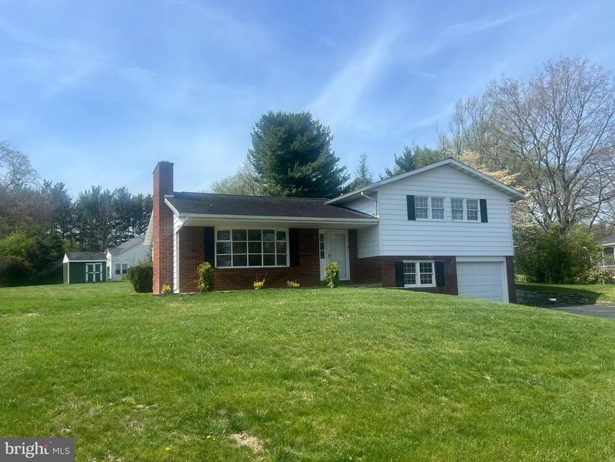 19119 Woodhaven Drive, Hagerstown, MD 21742 Main Photo