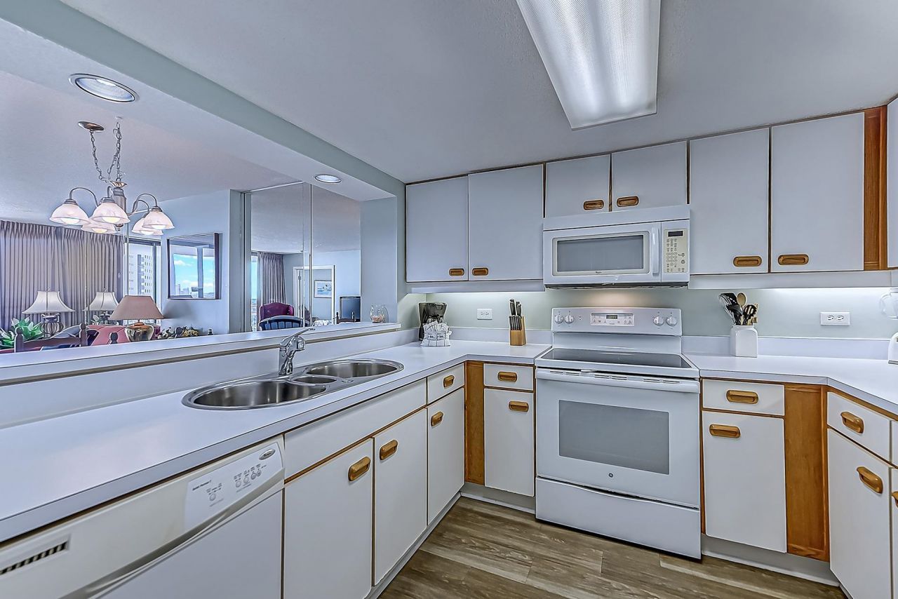 101 Ocean Creek Dr. Photo 9