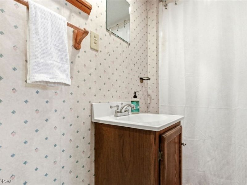 2080 Mars Avenue, Lakewood, OH 44107 Photo 35