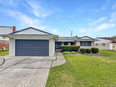 29467 Leemoor Drive, Southfield, MI 48076