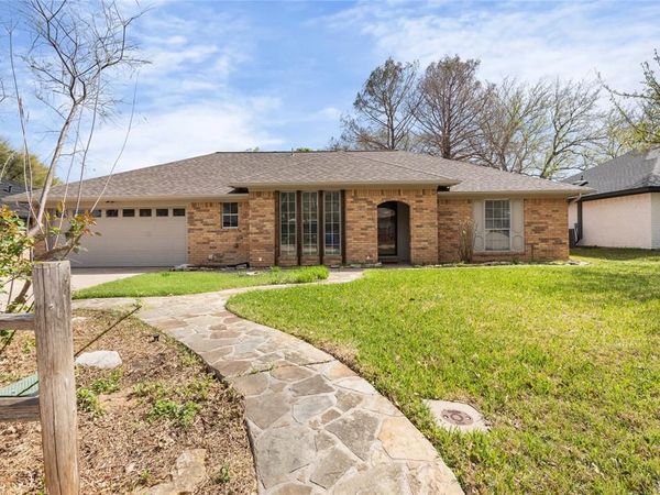 1106 Almond Drive, Mansfield, TX 76063