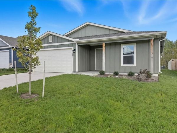 20209 W 194th Terrace, Spring Hill, KS 66083