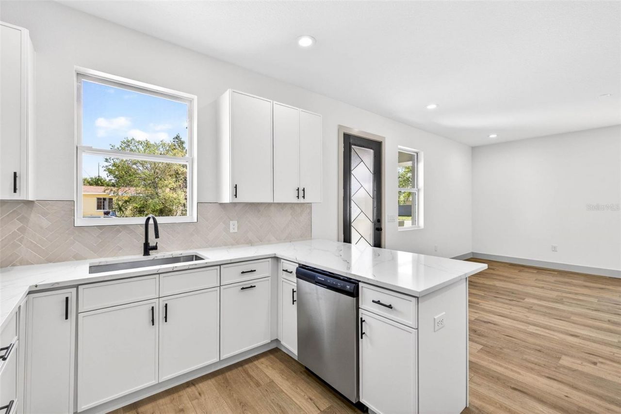 1145 29th Street S, Saint Petersburg, FL 33712 Photo