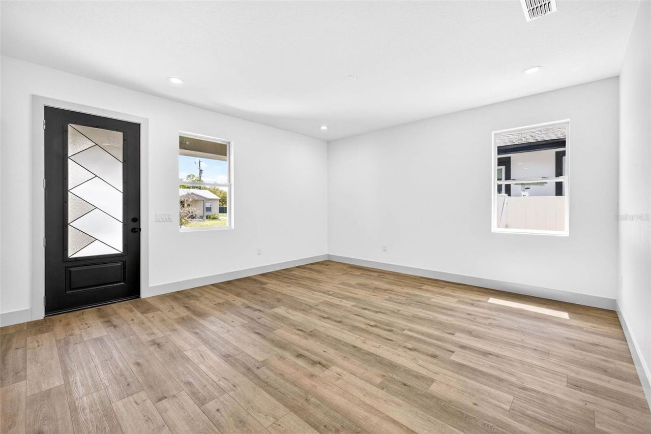 1145 29th Street S, Saint Petersburg, FL 33712 Photo