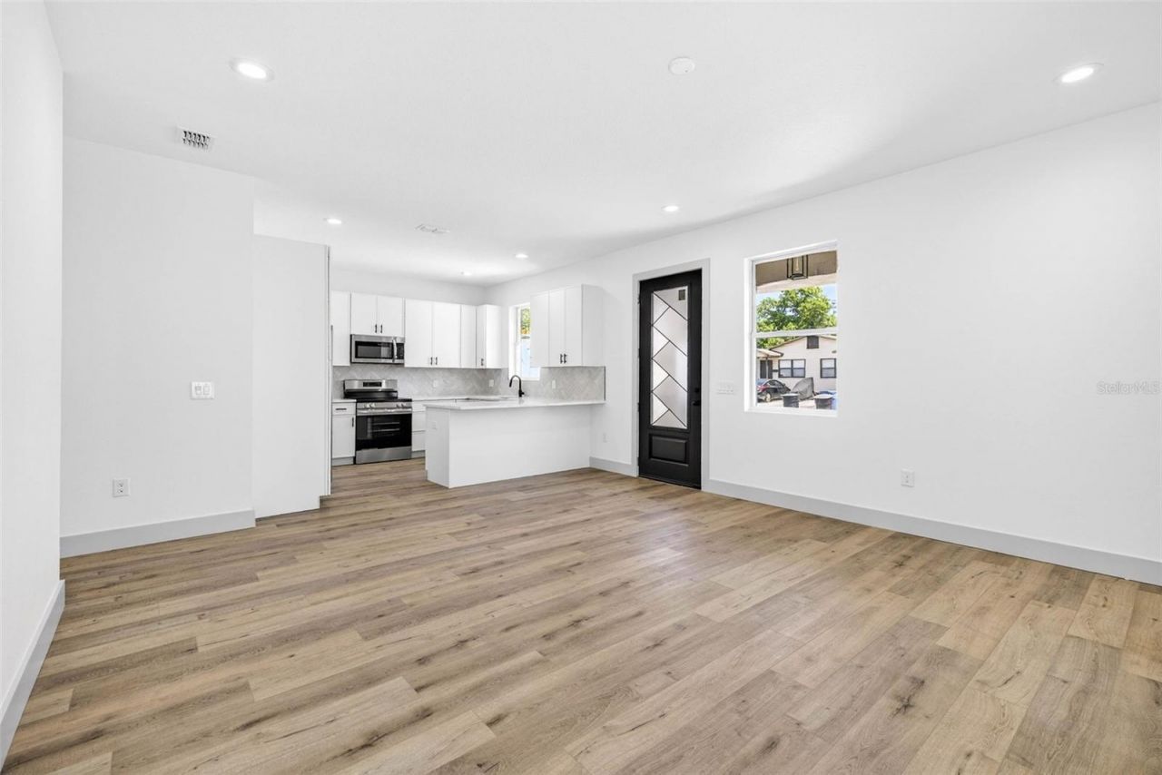 1145 29th Street S, Saint Petersburg, FL 33712 Photo