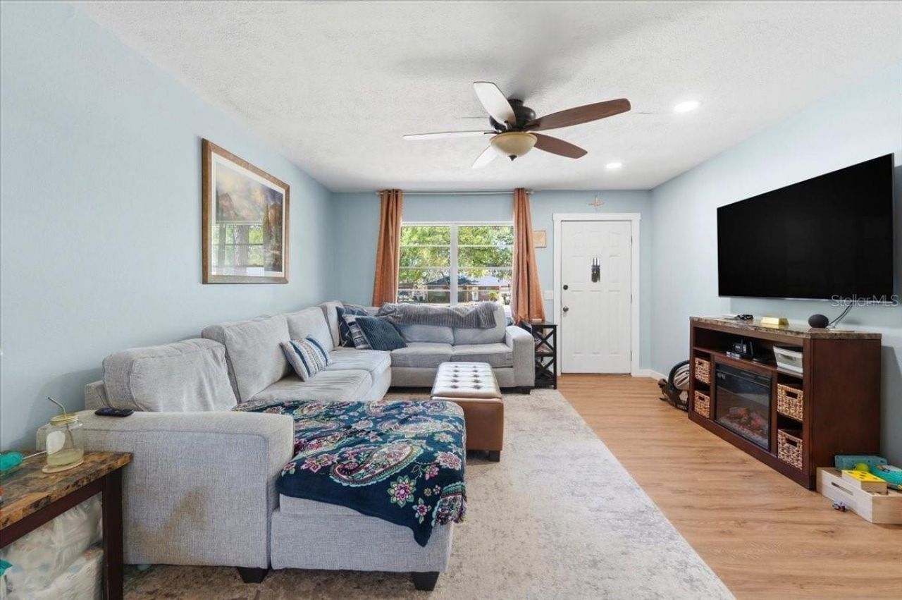 215 Carla Ann Court , Auburndale, FL 33823 Photo