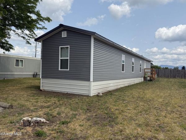 10734 N Benoit St , Hayden, ID 83835