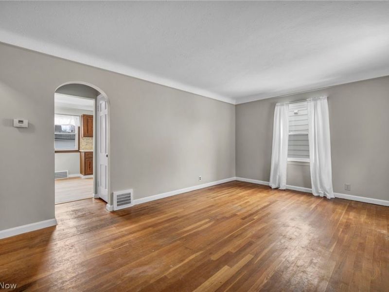 21601 Gardenview Drive, Maple Heights, OH 44137 Photo 3