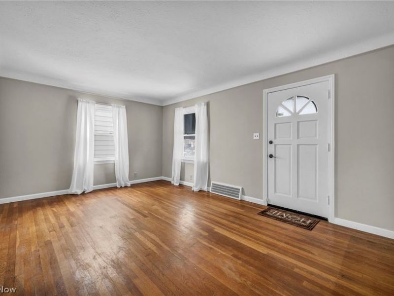 21601 Gardenview Drive, Maple Heights, OH 44137 Photo 4