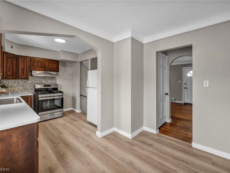 21601 Gardenview Drive, Maple Heights, OH 44137 Photo 9