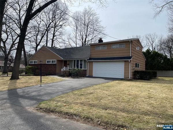 225 12th Street, CRESSKILL, NJ 07626