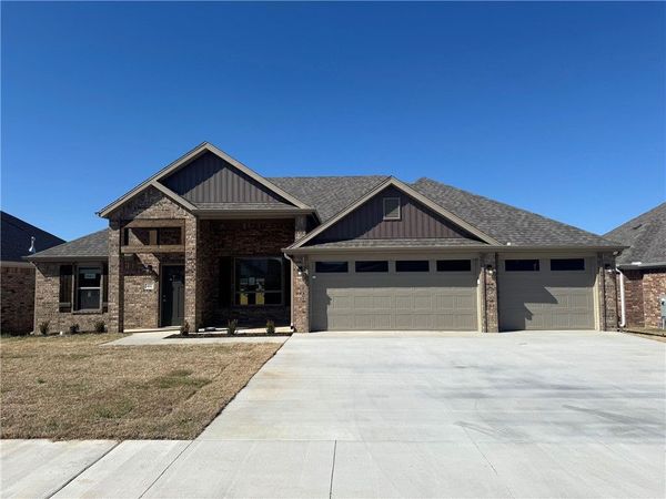 652 Summer Lane , Prairie Grove, AR 72753