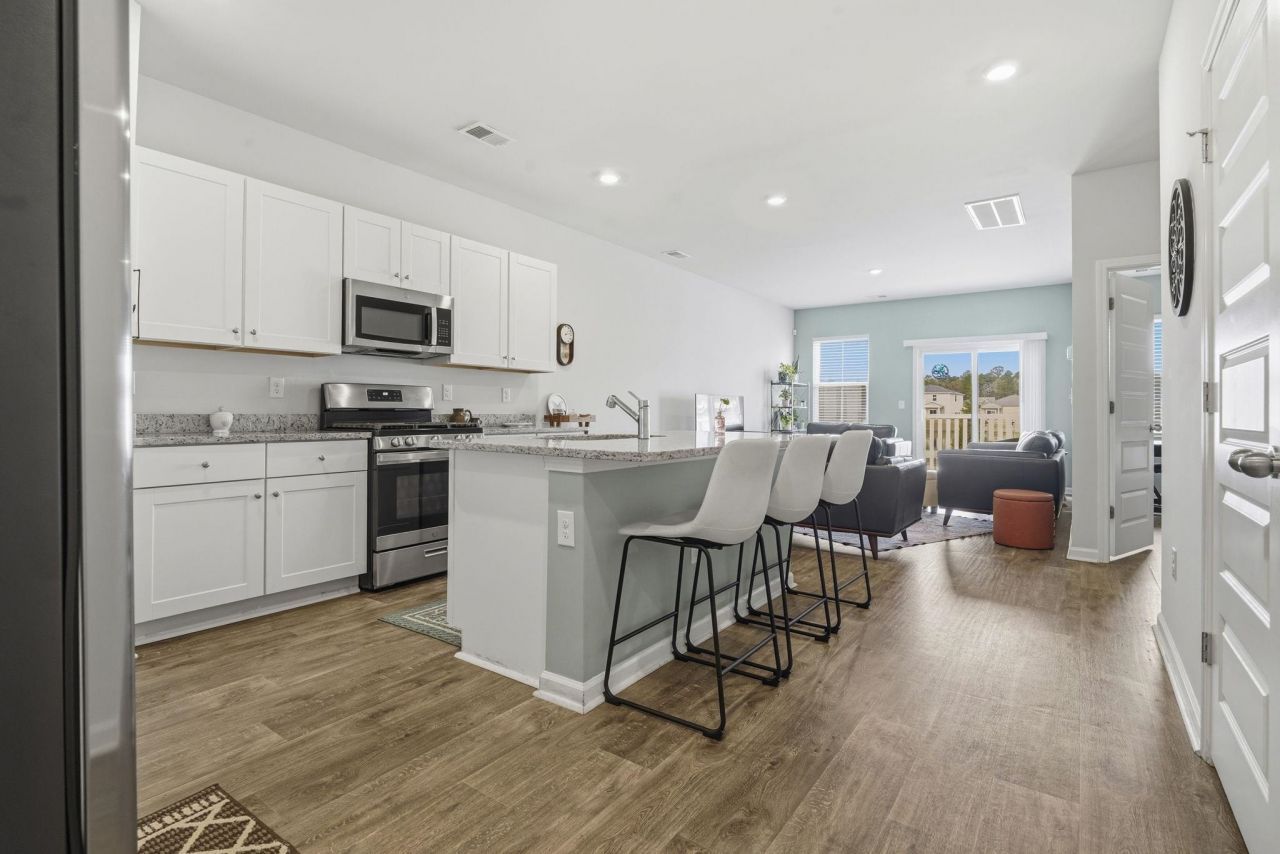 588 Harrison Mill St.  Photo 11