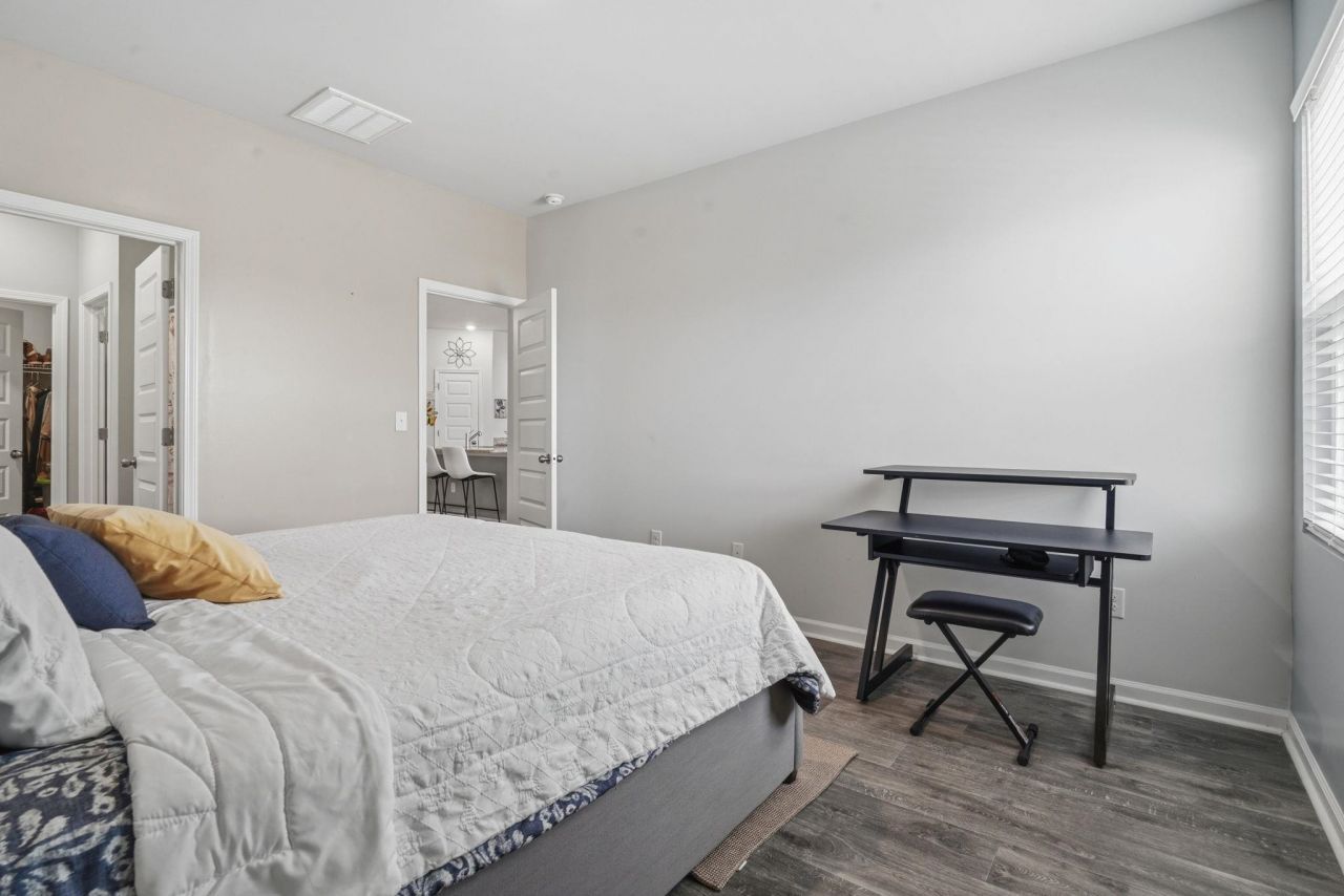 588 Harrison Mill St.  Photo 27