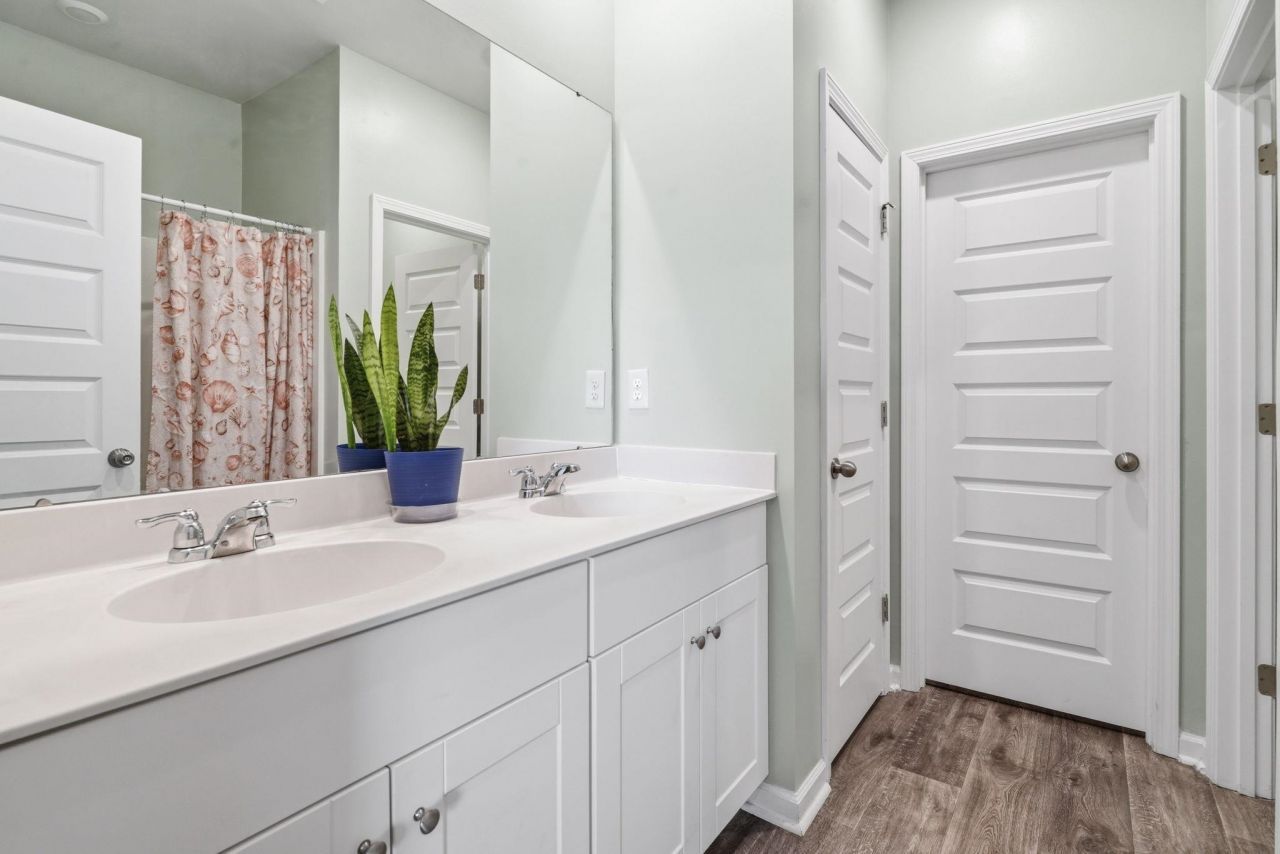 588 Harrison Mill St.  Photo 28