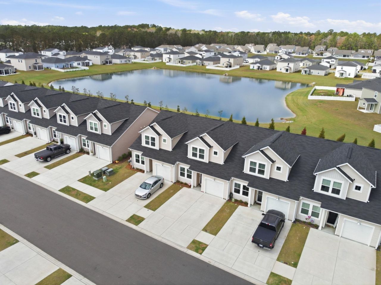 588 Harrison Mill St.  Photo 5