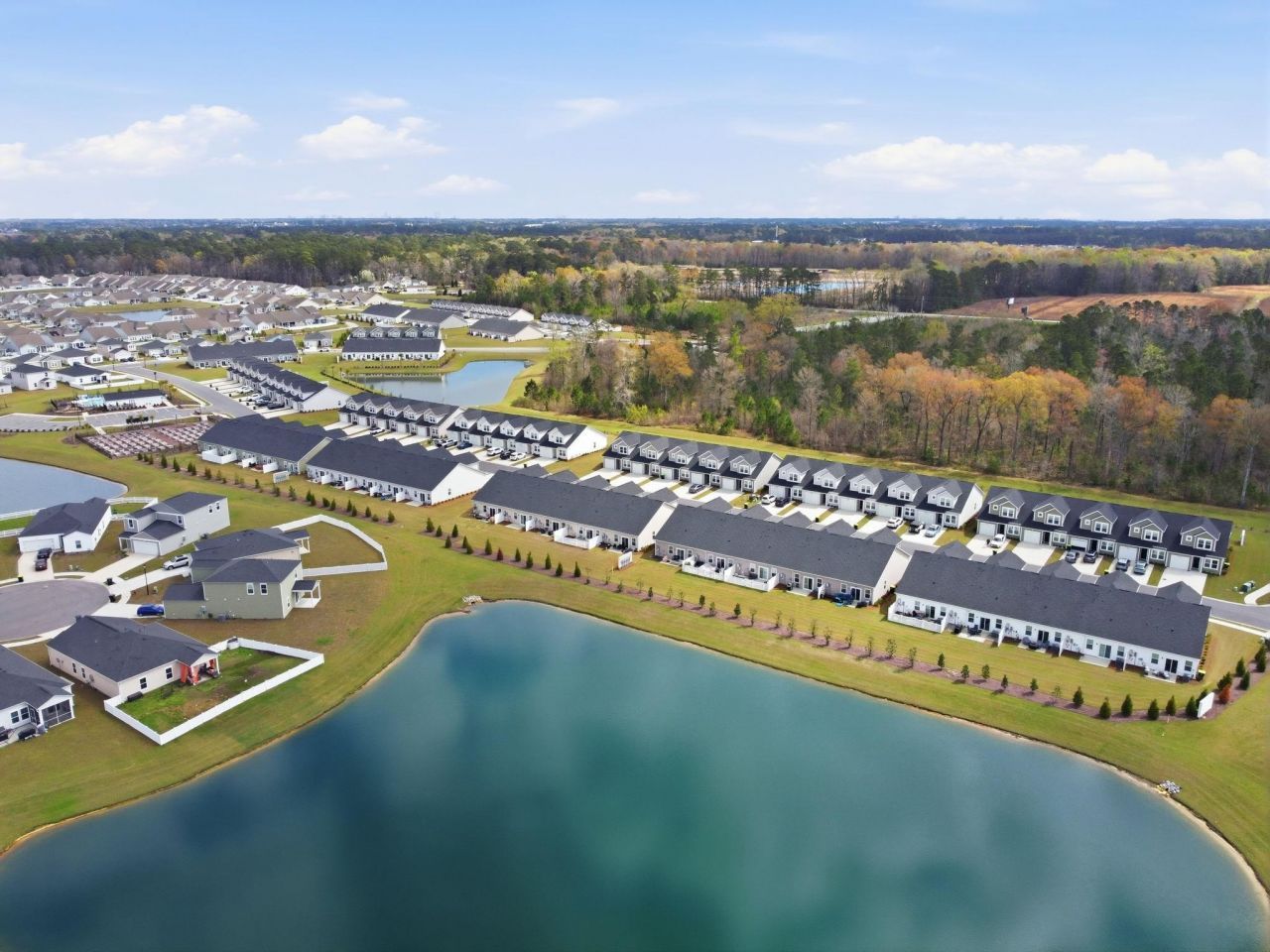 588 Harrison Mill St.  Photo 7