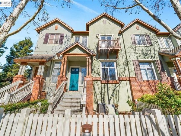 49030 Meadowfaire Cmn, Fremont, CA 94539