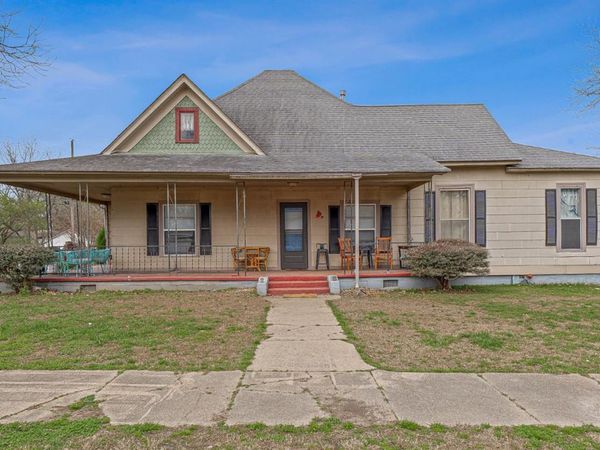 904 W Oak Avenue, Jonesboro, AR 72401