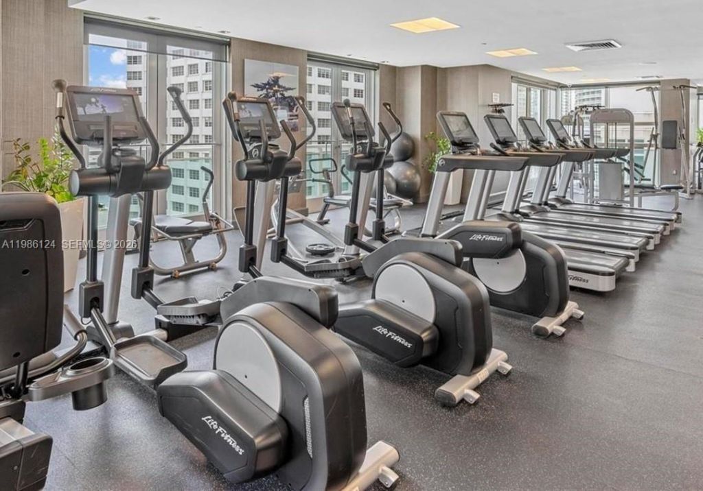 950 Brickell Bay Dr , Unit 1508, Miami, FL 33131 Photo