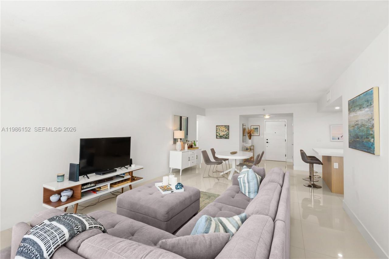 5825 Collins Ave , Unit 10E, Miami Beach, FL 33140 Photo