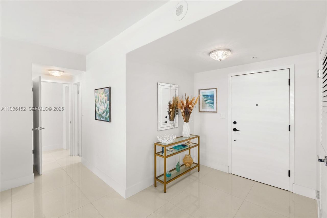5825 Collins Ave , Unit 10E, Miami Beach, FL 33140 Photo