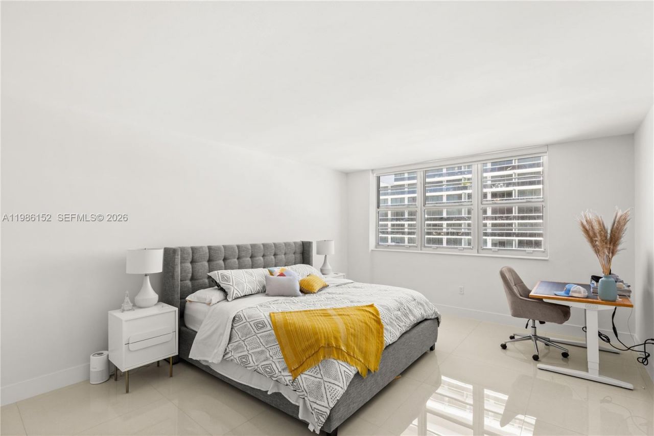 5825 Collins Ave , Unit 10E, Miami Beach, FL 33140 Photo
