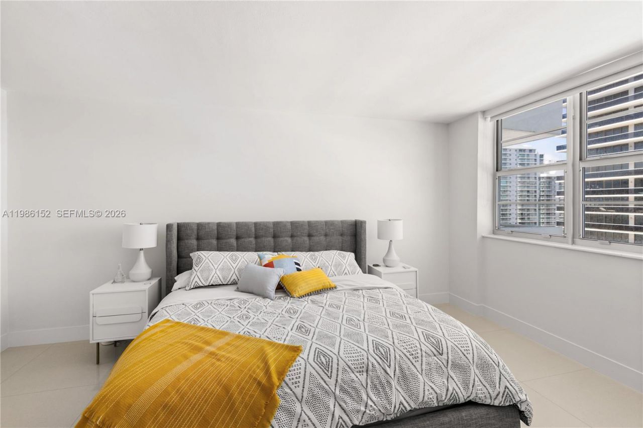 5825 Collins Ave , Unit 10E, Miami Beach, FL 33140 Photo