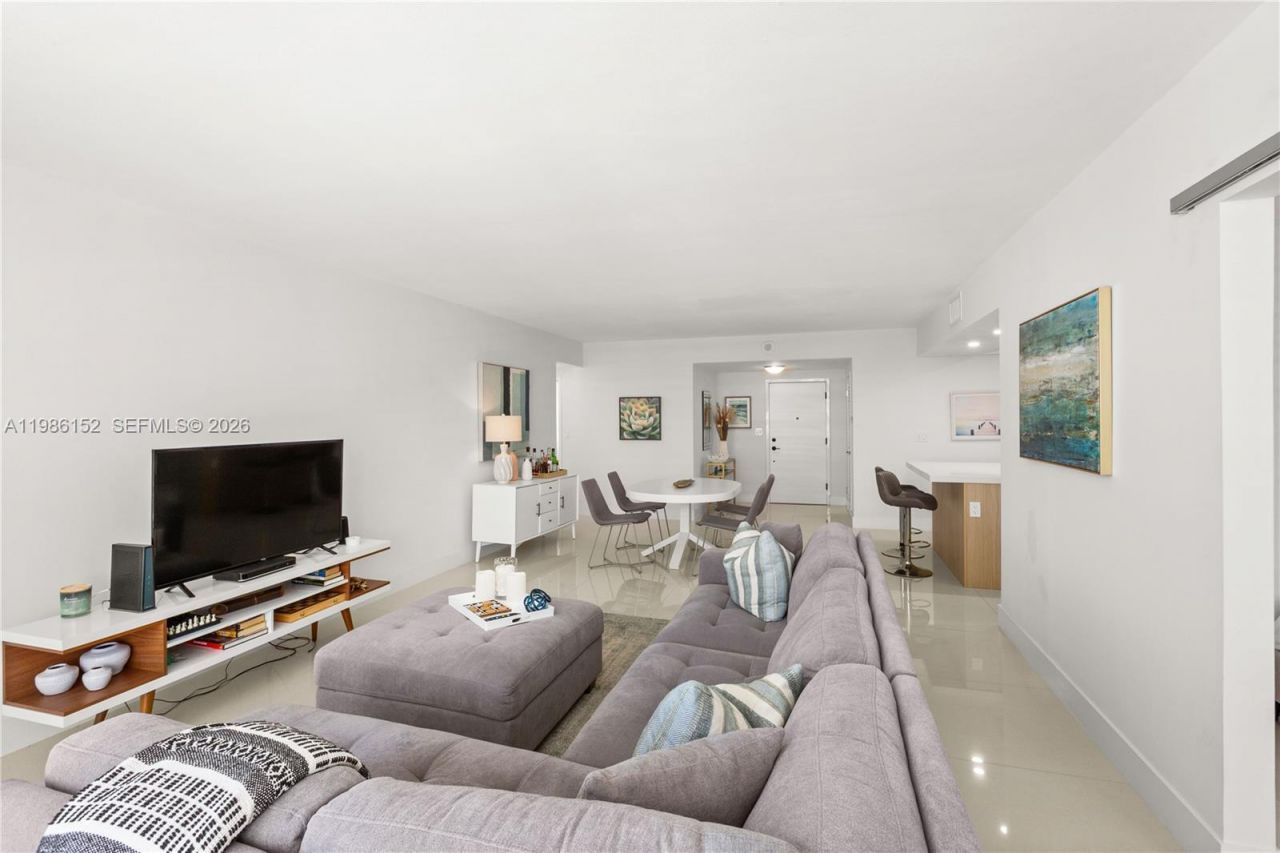 5825 Collins Ave , Unit 10E, Miami Beach, FL 33140 Photo