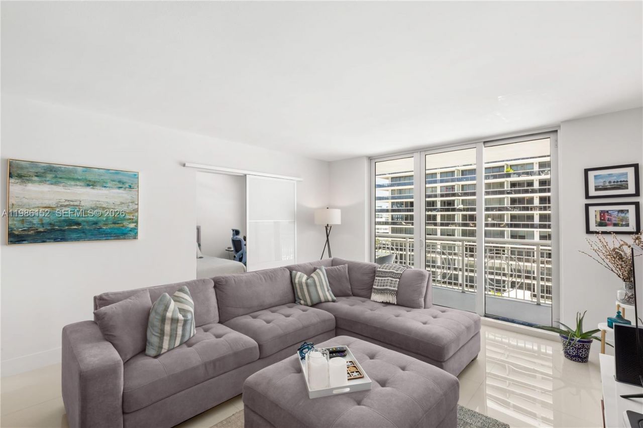 5825 Collins Ave , Unit 10E, Miami Beach, FL 33140 Photo