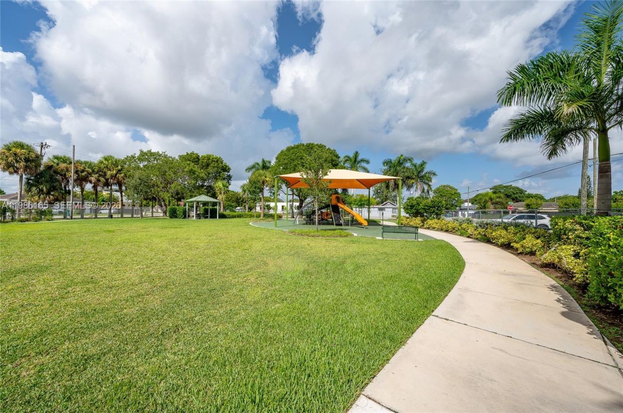 528 NW 13th St, Florida City, FL 33034 Photo