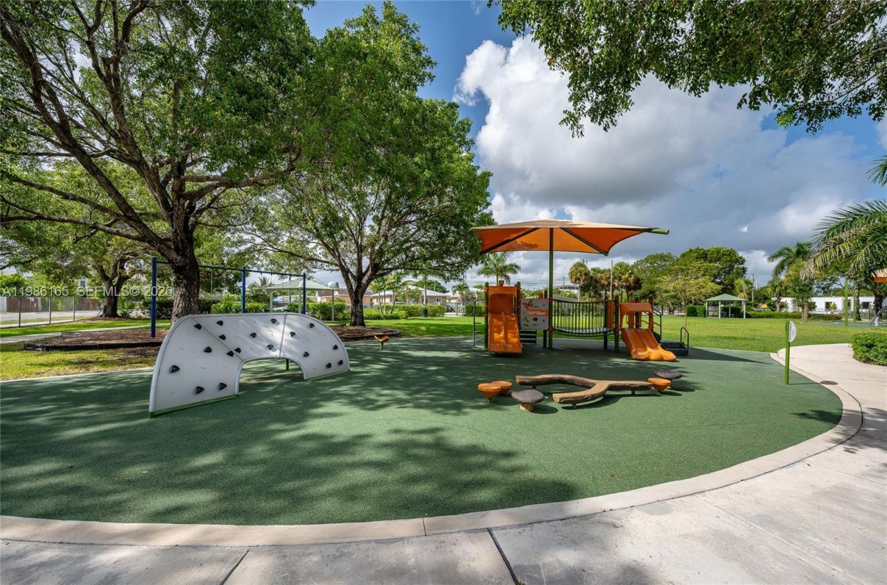 528 NW 13th St, Florida City, FL 33034 Photo
