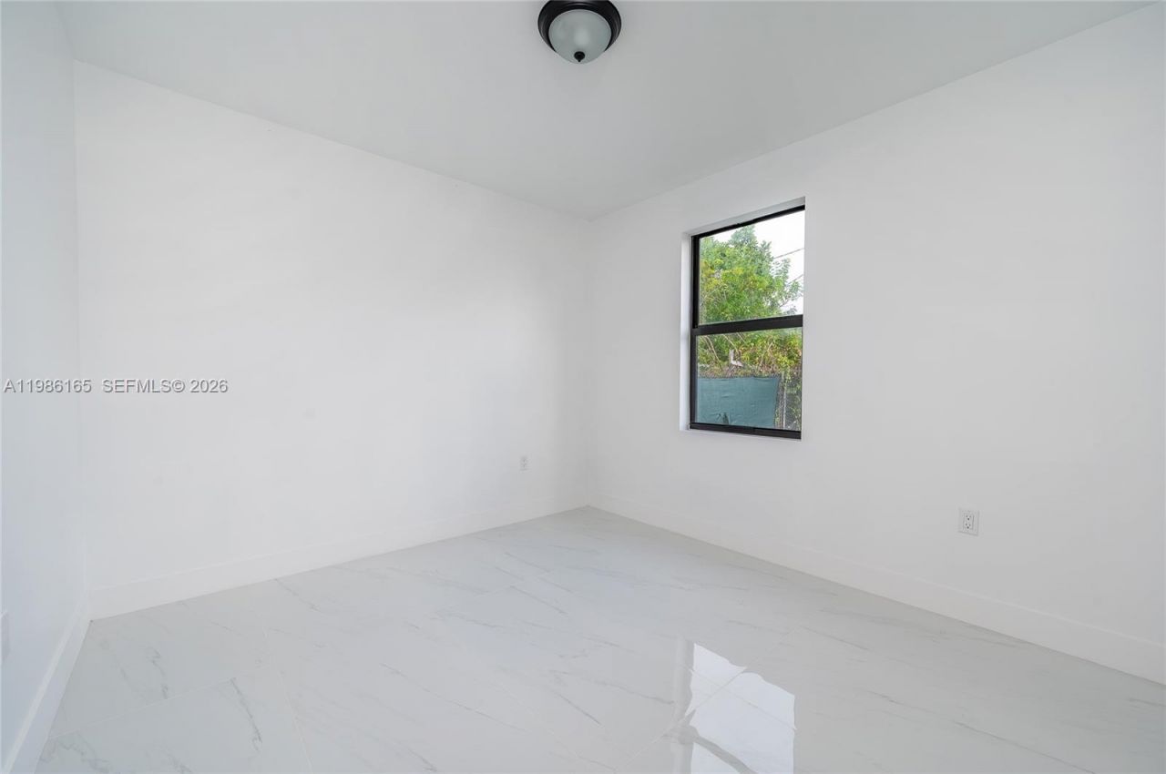 528 NW 13th St, Florida City, FL 33034 Photo