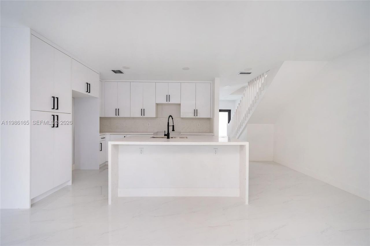 528 NW 13th St, Florida City, FL 33034 Photo