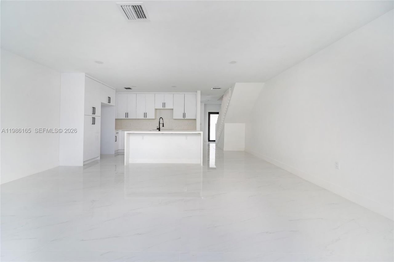 528 NW 13th St, Florida City, FL 33034 Photo