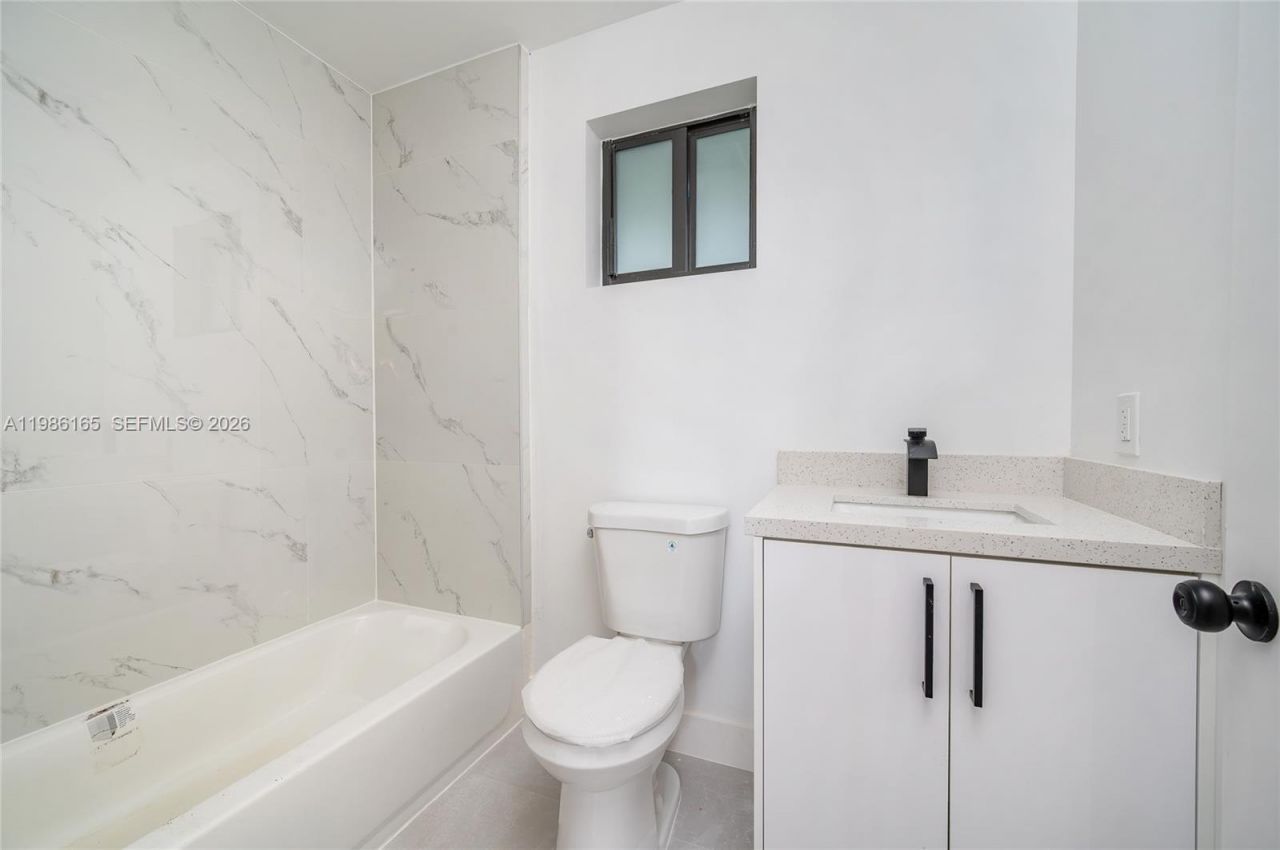 528 NW 13th St, Florida City, FL 33034 Photo